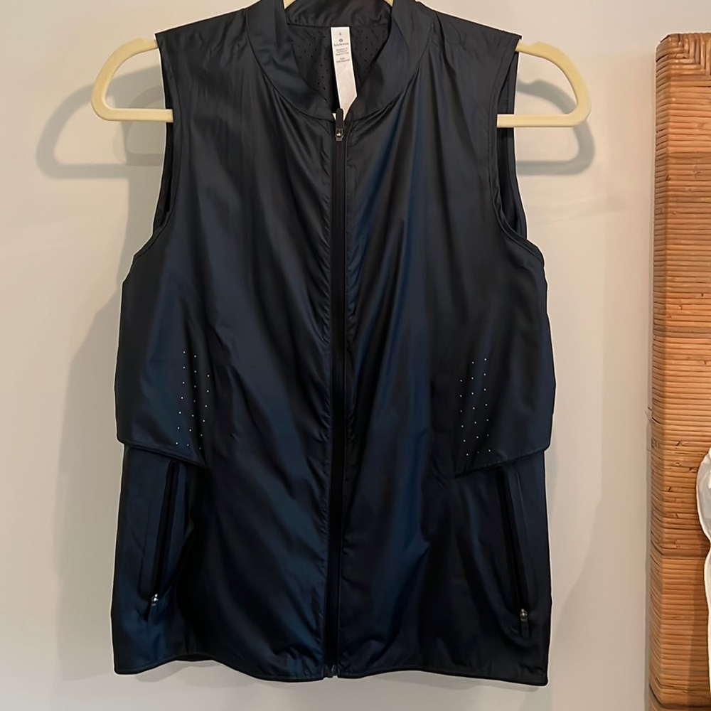Lululemon lightweight windbreaker vest
